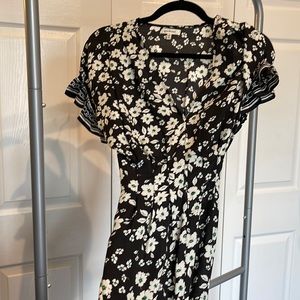 Mid length flowly flower print dress